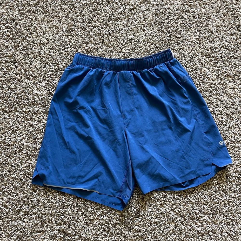 Lululemon Men's M Lined Blue Shorts